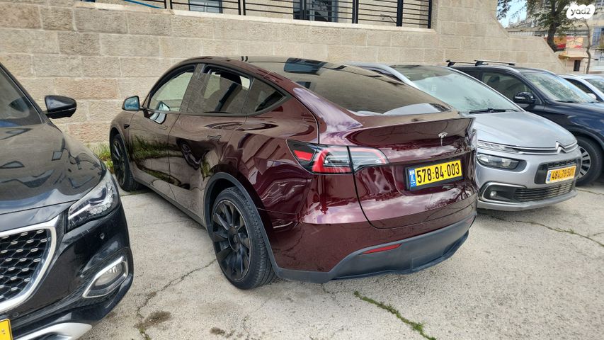 מודעת רכב טסלה מודל Y