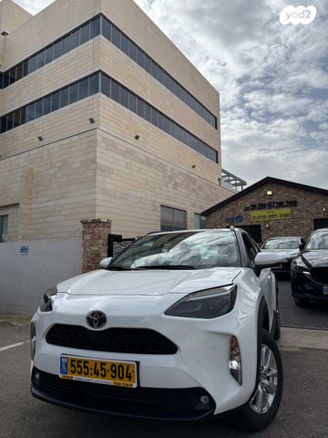 מודעת רכב טויוטה יאריס קרוס