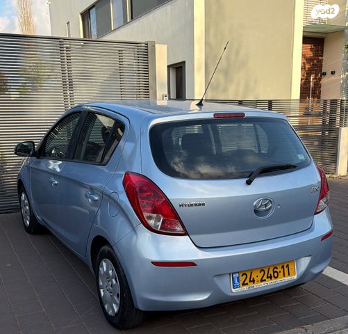 מודעת רכב יונדאי i20