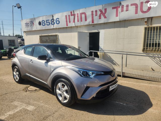 מודעת רכב טויוטה C-HR