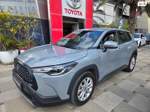 מודעת רכב טויוטה קורולה קרוס