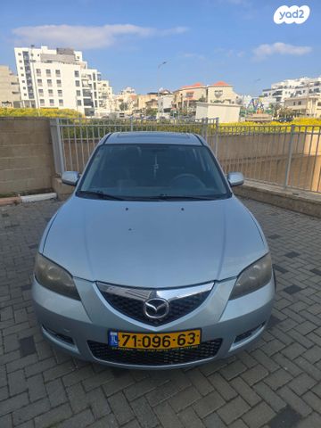 מודעת רכב מאזדה 3