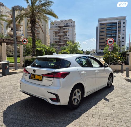 מודעת רכב לקסוס CT