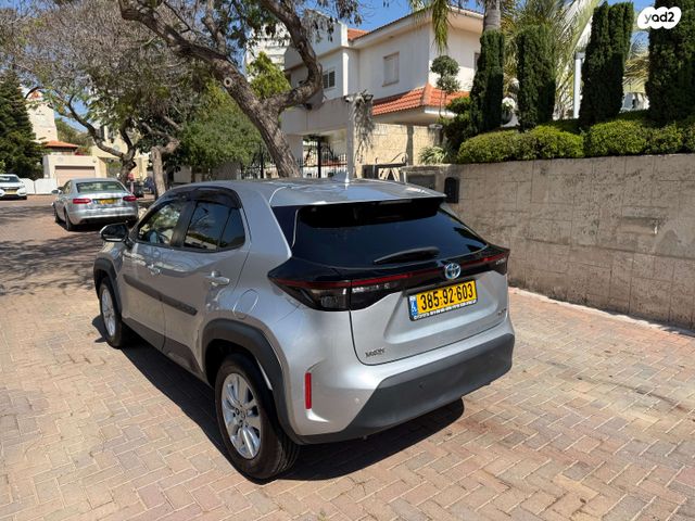 מודעת רכב טויוטה יאריס קרוס 1