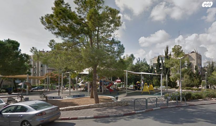 נטרונאי גאון 4