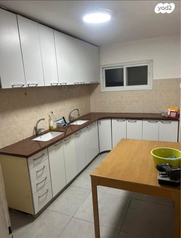 שדרות ירושלים 43