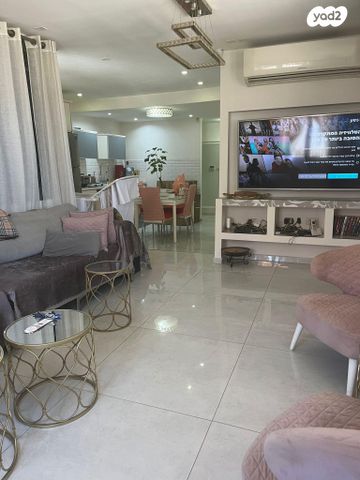 שדרות מרדכי בן פורת 73