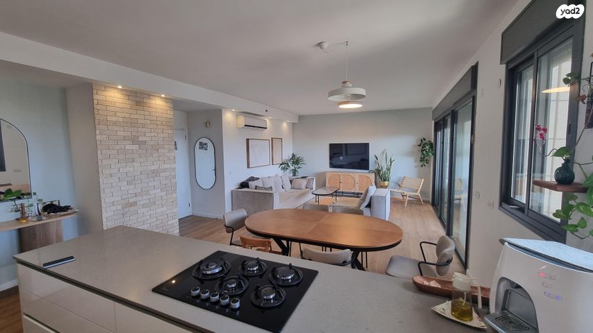 אפרים קציר 2