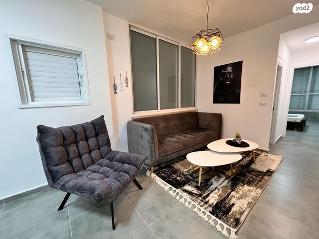 ז'בוטינסקי 11