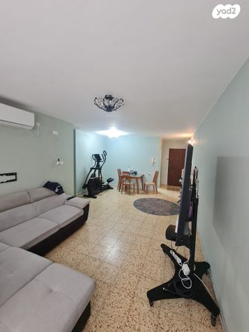 ז'בוטינסקי 11