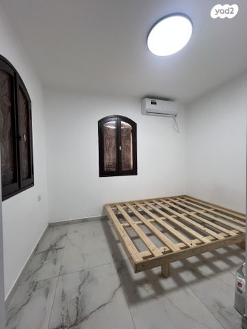 חיל הצנחנים 18