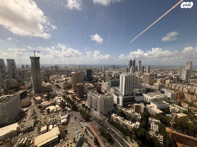 דרך מנחם בגין 144