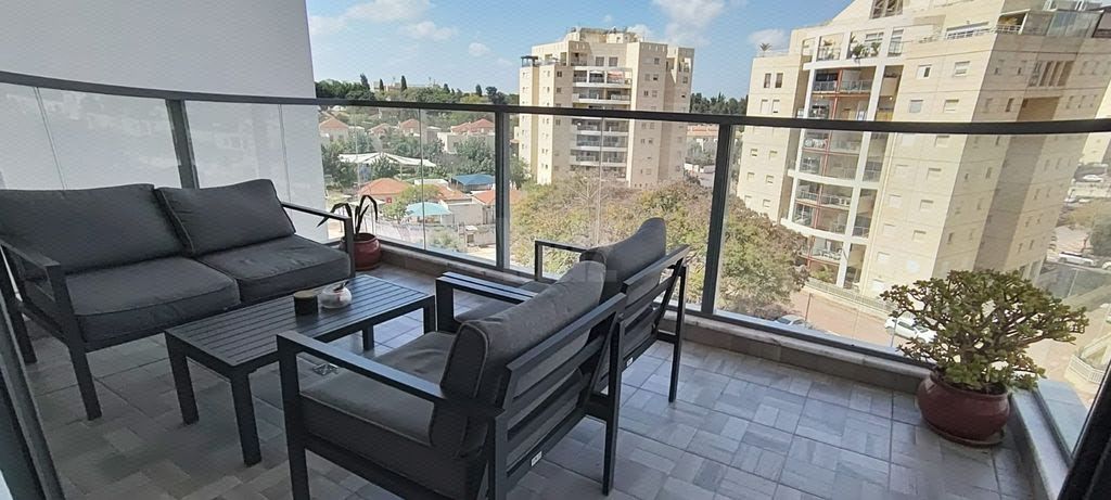 ענבר 