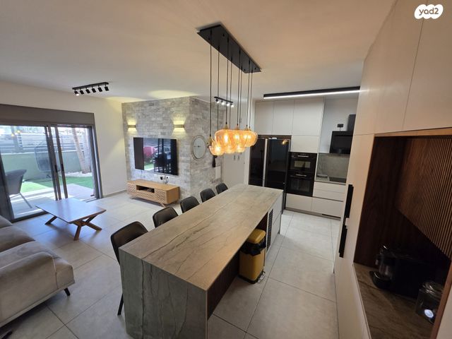 דירת גן, בן גוריון, שדרות