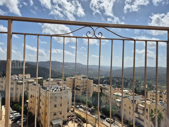 דירה למכירה בירושלים (תיווך) — 4