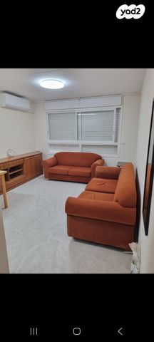 שדרות ירושלים 102