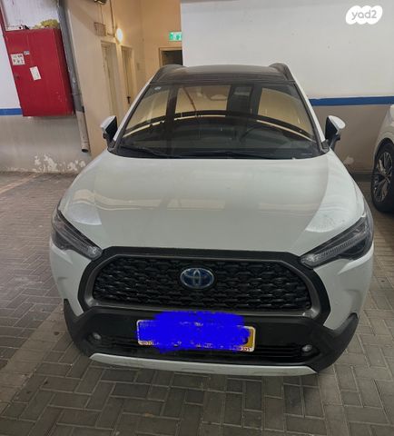 מודעת רכב טויוטה קורולה קרוס