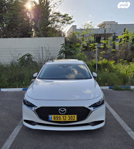 מודעת רכב מאזדה 3