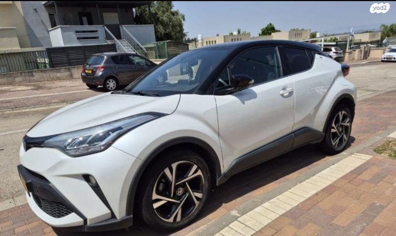 מודעת רכב טויוטה C-HR