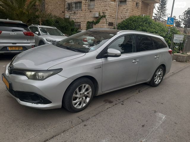 מודעת רכב טויוטה אוריס