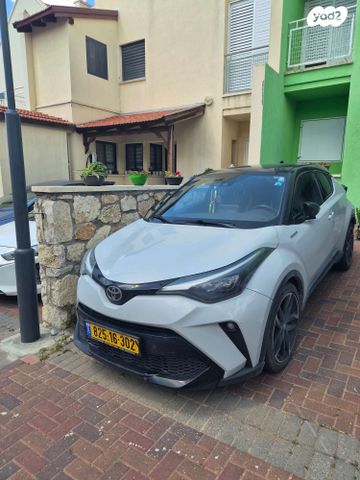 מודעת רכב טויוטה C-HR