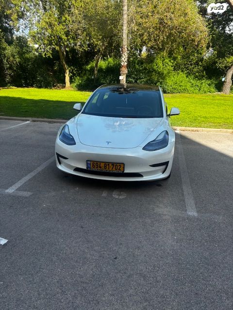מודעת רכב טסלה מודל 3