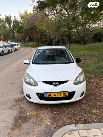 מודעת רכב מאזדה 2