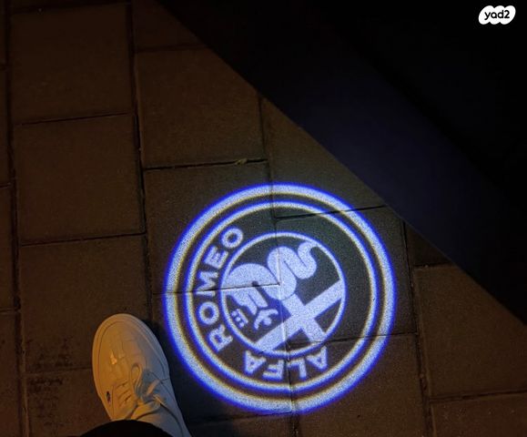 מודעת רכב אלפא רומיאו מיטו