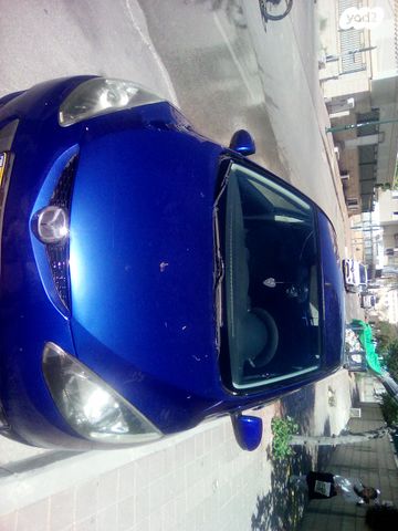 מודעת רכב מאזדה 2