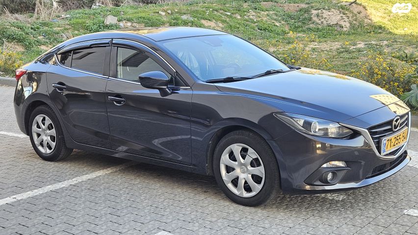 מודעת רכב מאזדה 3