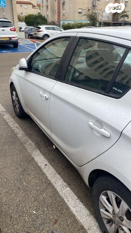 מודעת רכב יונדאי i20