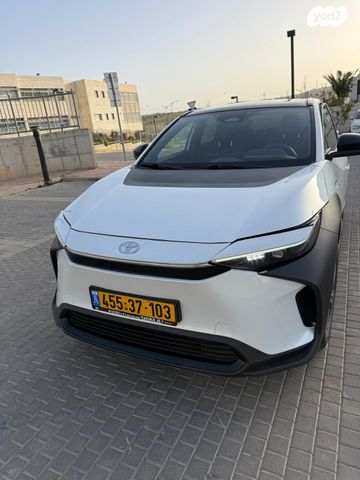 מודעת רכב טויוטה bZ4X