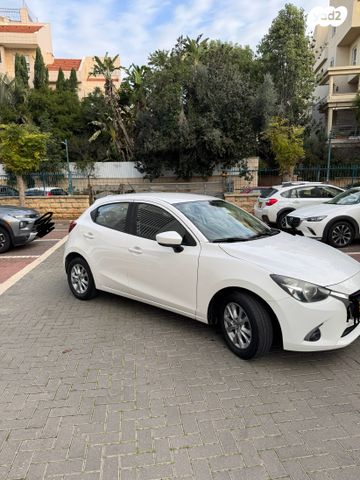 מודעת רכב מאזדה 2