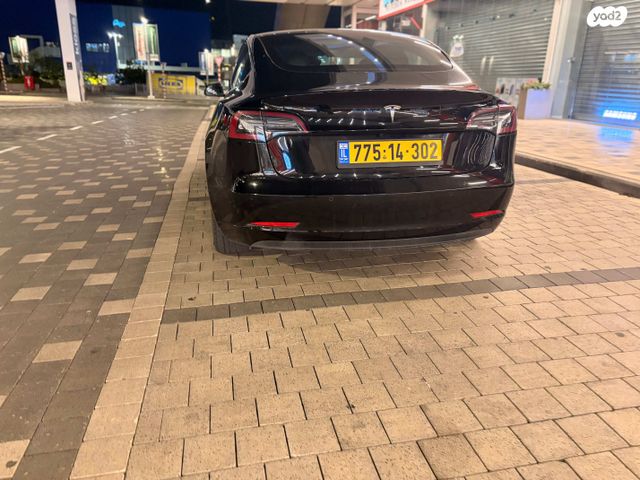 מודעת רכב טסלה מודל 3