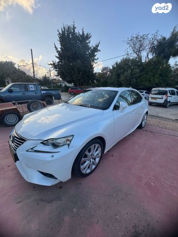 מודעת רכב לקסוס IS