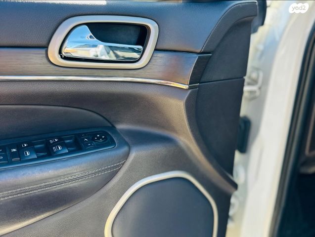 מודעת רכב ג'יפ גרנד צ'ירוקי