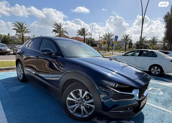 מודעת רכב מאזדה CX-30