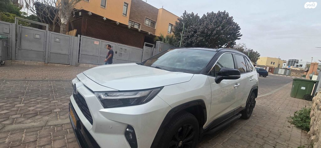 מודעת רכב טויוטה RAV4