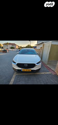 מודעת רכב מאזדה CX-30