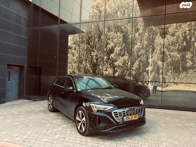 מודעת רכב אאודי Q8 e-tron