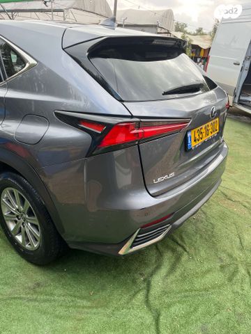 מודעת רכב לקסוס NX