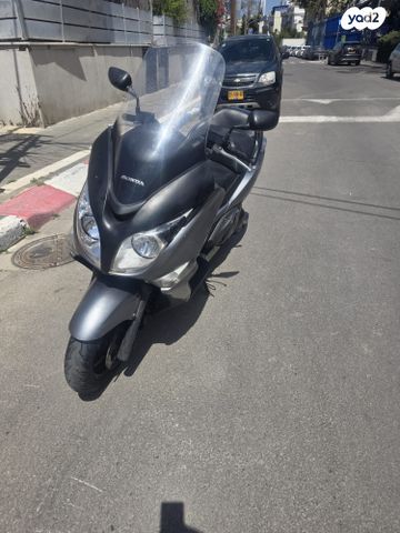 מודעת רכב הונדה סילבר-ווינג 400