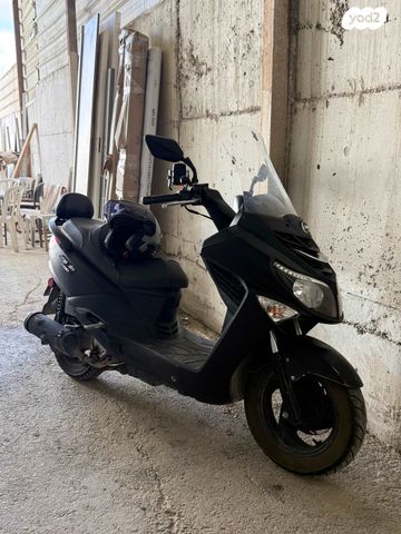 מודעת רכב סאן יאנג ג'וי רייד 200