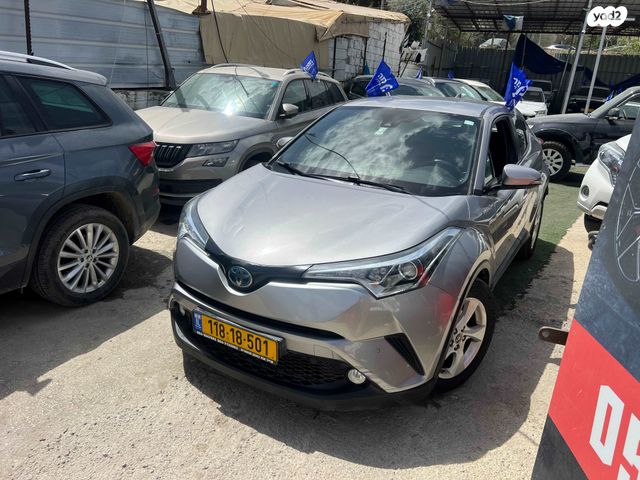 מודעת רכב טויוטה C-HR