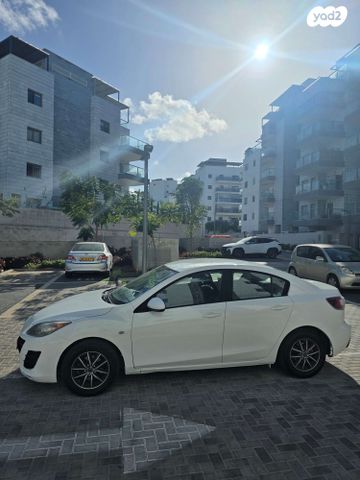 מודעת רכב מאזדה 3