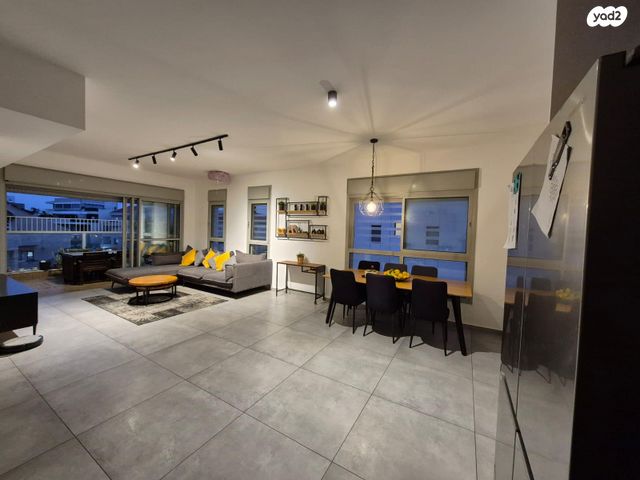 אבן גבירול 40