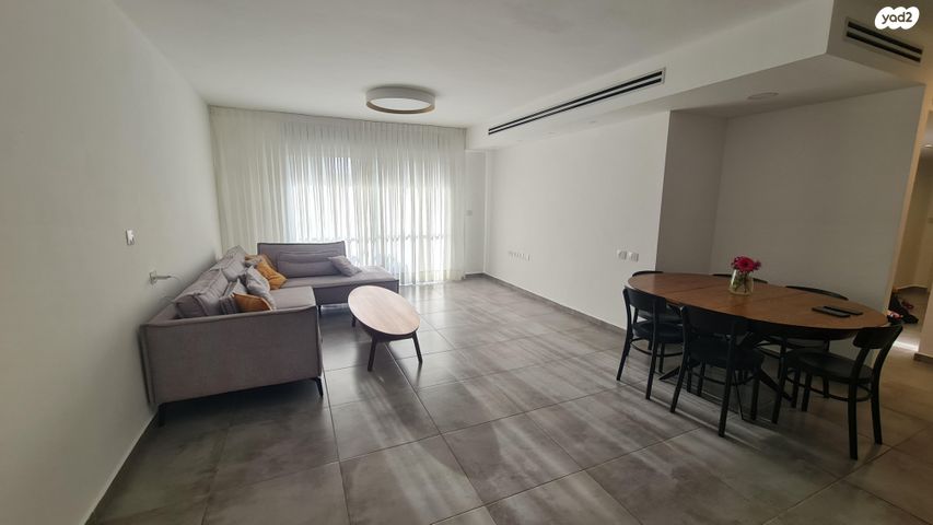 שדרות מנחם בגין 10