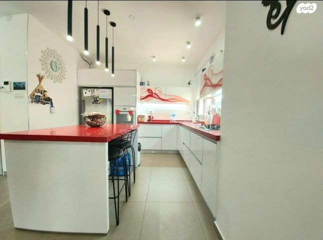 דרך מנחם בגין 118