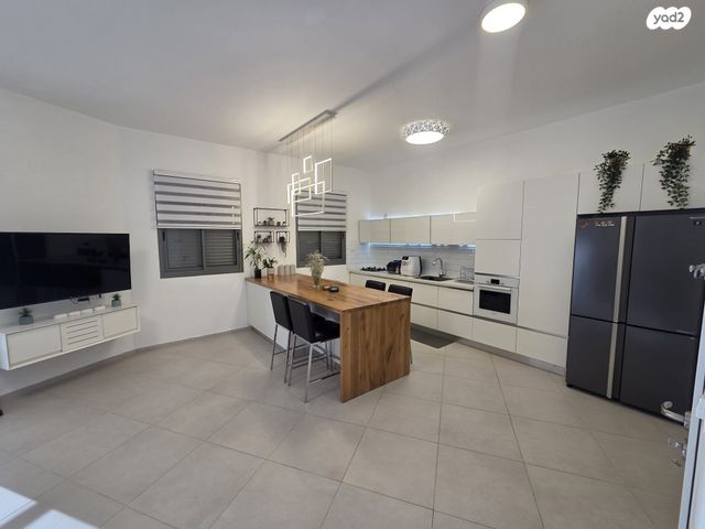 גדעון האוזנר 10