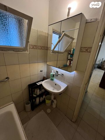 שדרות גולדה מאיר 9